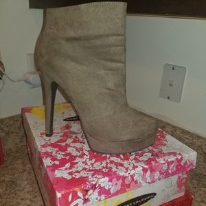 Heel booties